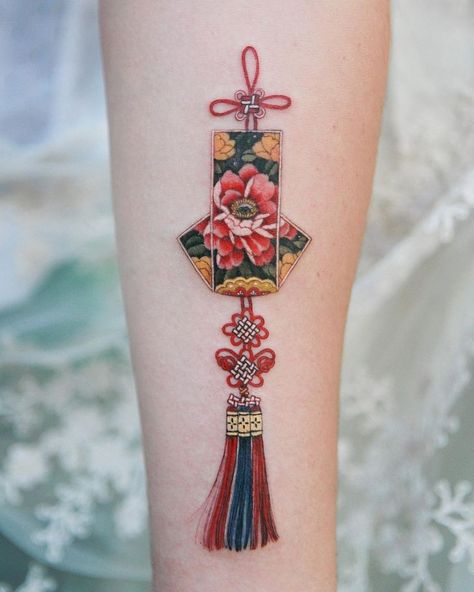 Tassel Tattoo, Charm Tattoo, Korean Tattoos, Knot Tattoo, Irezumi Tattoos, Delicate Tattoo, Gorgeous Tattoos, Asian Tattoos, Style Tattoo