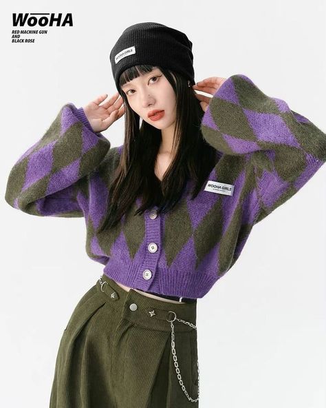 Green Y2k Outfit, Green And Purple Outfit, Chain Outfit, Green Y2k, Purple Outfit, Dressy Casual Outfits, Outfits Y2k, Green Vest, Purple Outfits