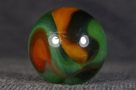 Antique Marbles Identification and Value Guide How To Make Marbles, Vintage Marbles Identification, Antique Marbles, Ancient Egyptian Tombs, Marbles For Sale, Marbles Images, Vintage Marbles, Marble Pictures, Vintage Glassware Antiques