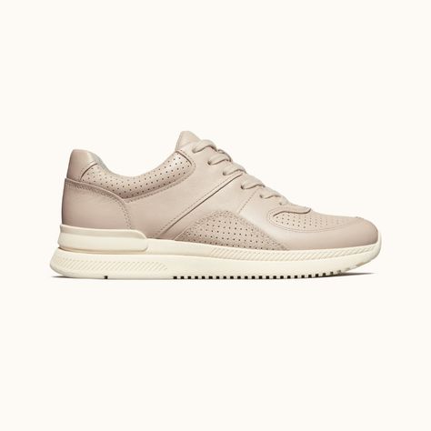 Women’s Trainer | Everlane Teacher Capsule Wardrobe, Minimalist Capsule Wardrobe, Fall Capsule Wardrobe, Fit Board Workouts, Leather Trainers, Flat Sneakers, Trainers Women, Nike Air Force Sneaker, Leather Sneakers