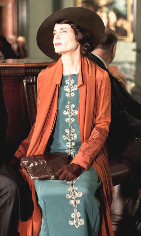 My Favourite Downton Abbey Fashions - Vintage Gal Downtown Abbey Fashion, Downton Abbey Costumes, Lady Sybil, Downton Abbey Dresses, Style Année 20, Elizabeth Mcgovern, Downton Abbey Fashion, Downton Abby, The Countess