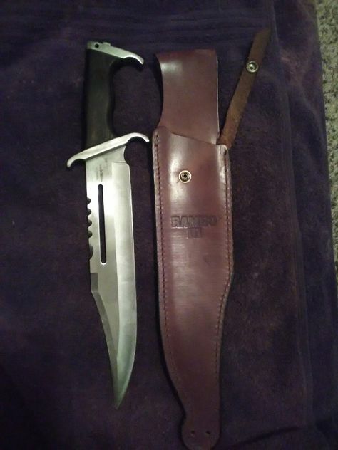 It's the Rambo 3 knife Rambo Knife, Rambo 3, Chopper Knife, Viking Wolf, Knife Tattoo, Benchmade Knives, Fire Image, Survival Life Hacks, Money Pictures