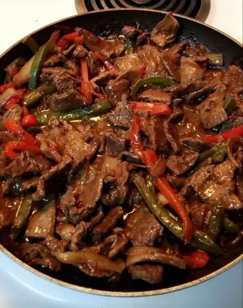 PEPPER STEAK RECIPE Peppered Steak, Conch Salad, Beef Quesadillas, Squash Spaghetti, Pepper Steak Recipe, Beef Dinners, One Dish Meals, Pepper Steak, Steak Recipe