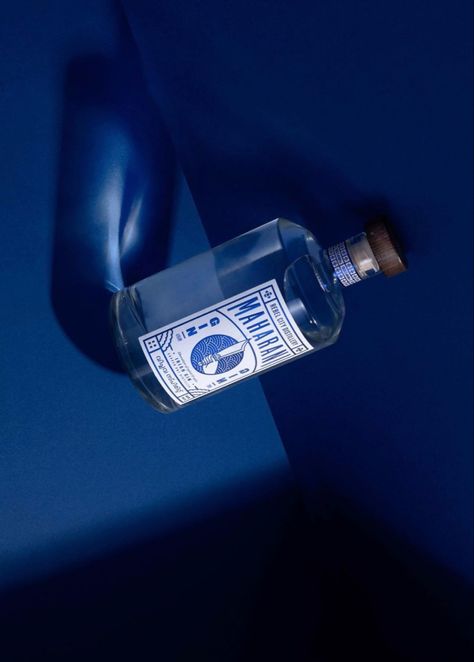 Blue aesthetic gin bottle Gin Aesthetic, Gin Packaging, Blue Gin, Gin Bottle, Blue Cocktails, Gin Bottles, Dark Blue Background, Cocktail Bar, Blue Aesthetic