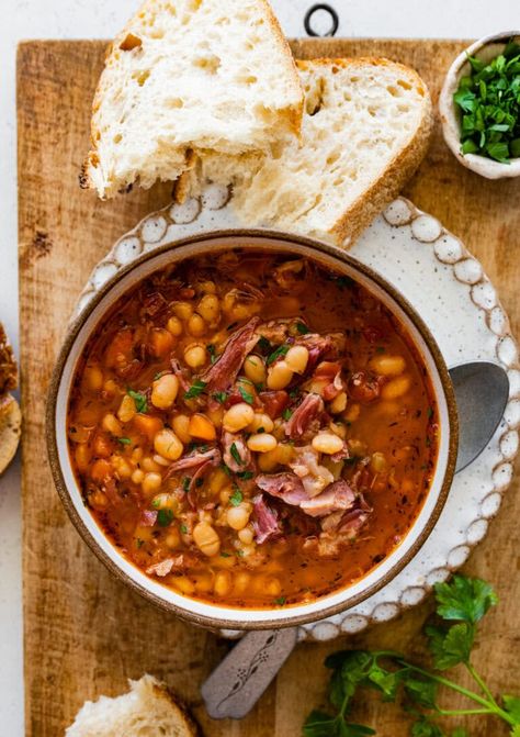 Instant Pot Navy Bean Soup with Ham Recipe - CucinaByElena Navy Bean Soup Instant Pot, Navy Beans Instant Pot, Navy Bean Soup With Ham, Navy Bean Recipes, Bean Soup With Ham, Soup With Ham, Savory Ham, Navy Bean Soup, Navy Beans