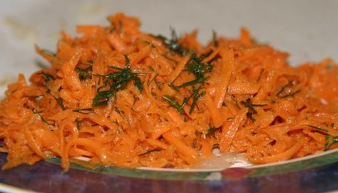 Karottesalat (Carrot Salad) from Food.com: Posting this at the request of my German DH. Excellent served with Gurkensalat (Cucumber Salad). Cabbage Pockets, German Bbq, German Salads, Salad Photo, Carrot Salad Recipes, German Foods, German Recipes, Carrot Salad, European Food