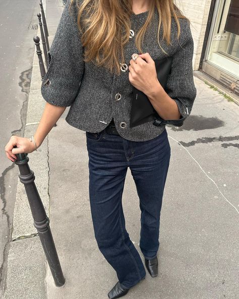 Instagram Dark Washed Jeans Outfit, Amalie Moosgaard, Lizzy Hadfield, Saks Potts, 20s Fashion, Stockholm Fashion, Jeans Outfit, Work Looks, Mode Inspo