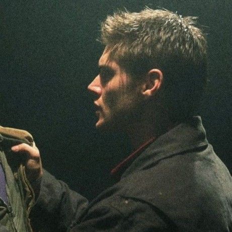 Dean Winchester Side Profile, Sam And Dean Matching Pfp, Sam And Dean Matching Icons, Tv Reference, Couple Content, Sam E Dean Winchester, Sam E Dean, Spn Aesthetic, Jesen Ackles