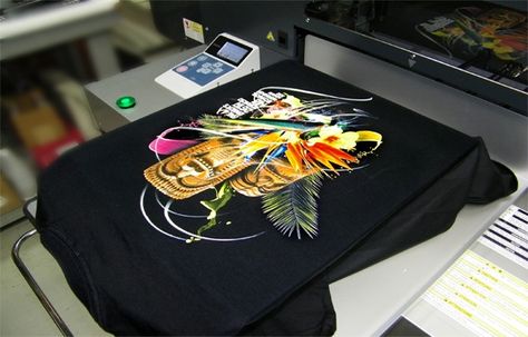 Screen Printing Machine, Graphic Design Business, So Sánh, Shirt Printing, Spirit Wear, Inkjet Printing, Screen Printing Designs, Printing Business, Dtg Printing