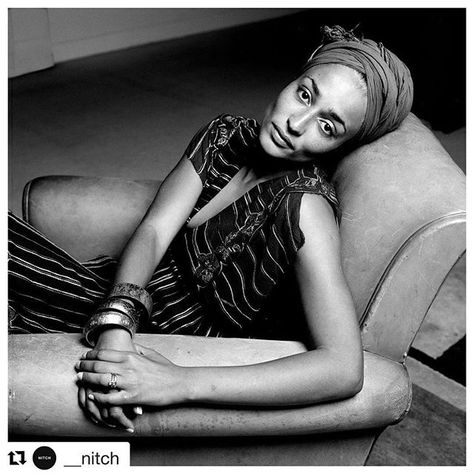 #Repost @__nitch with @get_repost ・・・ Zadie Smith // I am seized by two contradictory feelings: there is so much beauty in the world it is incredible that we are ever miserable for a moment; there is so much shit in the world that it is incredible we are Anne Sexton, Black Literature, Zadie Smith, Book Festival, Women Writing, Anais Nin, Famous Authors, What Book, Zadar