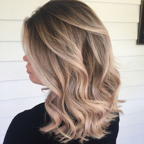 Blonde Hair Neutral, Cool Beige Blonde Hair, Blonde Hair Shadow Root, Hair Shadow Root, Vanilla Blonde, Root Shadow, Beige Blonde Hair, Shoulder Length Blonde, Wedding Hair Colors