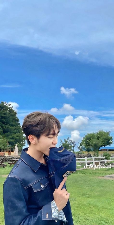 Seungkwan Boyfriend Material Wallpaper, Boo Seungkwan Boyfriend Material, Seungkwan Boyfriend Material, Seungkwan Wallpaper, Seventeen Lockscreen, Cool Kpop Wallpapers, Lee Seokmin, Choi Hansol, Won Woo