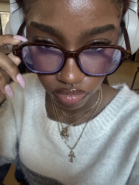 Lash Extensions With Glasses On, Big Glasses Makeup, Glasses With Lashes, Heart Face Glasses, Black Women In Glasses, Glasses For Small Eyes, Natural Makeup With Glasses, Lashes With Glasses, Nose Piercing Black Woman