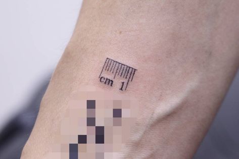 Ruler Tattoo, Tattoo Prague, Simple Line Tattoo, Korea Tattoo, Minimalist Line Art, E Tattoo, Line Art Tattoos, Tattoo Tattoo, Line Tattoos