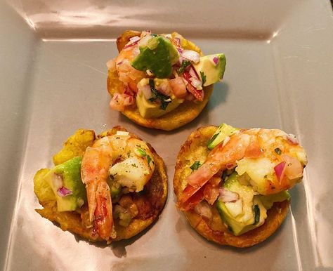 Patricia Brunson on Instagram: “Homemade plantains with shrimp and avocado salad 😋 came out better than I imagined!! 😆 . . . #plantains #tostones #shrimp🍤 #camarones…” Shrimp And Avocado Salad, Shrimp And Avocado, Avocado Salad, Instagram Food, Baked Potato, Diner, Food Photography, Avocado, Salad