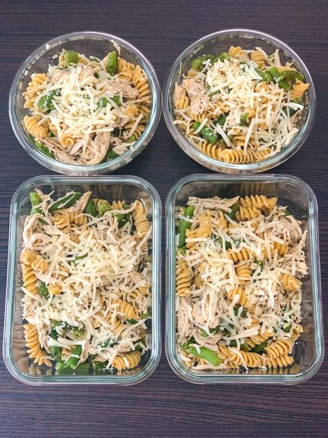 Pesto Chicken & Pasta Healthy Filling Meals, Macro Recipes, Chicken And Pasta, Green Superfood Powder, Protein Pasta, Chicken Pasta Bake, Macro Friendly Recipes, Mozzarella Chicken, Green Superfood