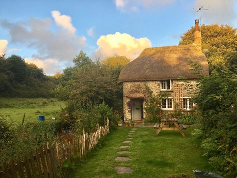 Philham Water Cottage Devon House, Historic Cottage, Hippie House, Devon Coast, Cute Houses, Flagstone Flooring, Holiday Cottage, Come Here, Modern Life