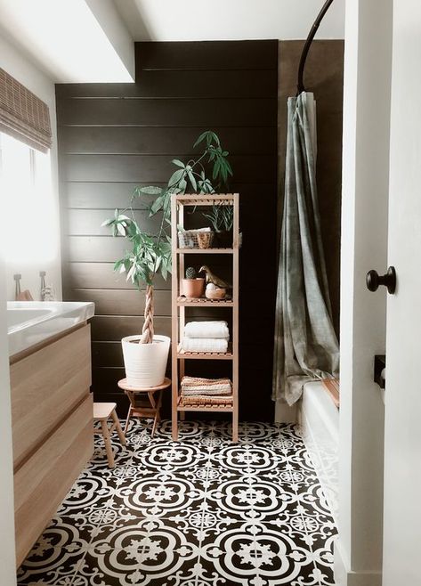 17 Bathroom Accent Wall Ideas That You Will Love! Accent Wall In Master Bath, Accent Wall Bathroom Painted, Accent Wall In Bathroom, Bathroom Accent Wall Ideas, Accent Wall Bathroom, Bold Paint Colors, Bathroom Accent Wall, Bathroom Accents, Accent Wall Ideas