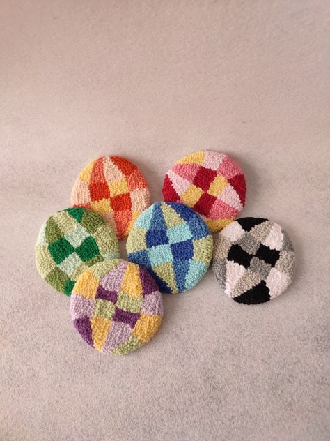 Disco ball shaped colorful punch needle car coasters Cute Punch Needle, Fun Car Accessories, Punch Needle Coasters, Accessories Y2k, Cool Car Accessories, Car Owner, Rainbow Theme, Punch Needle Embroidery, Disco Balls