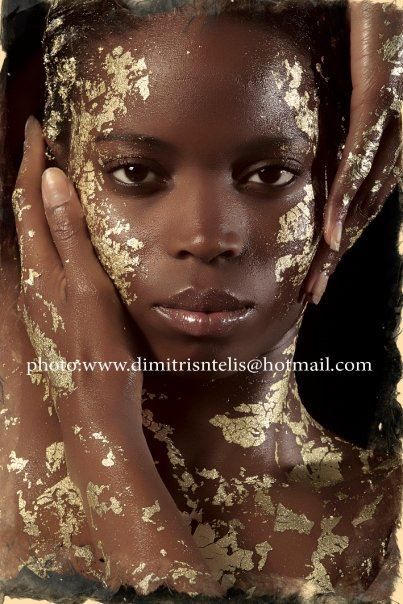 Gold Foil Photoshoot, Earring Branding, Drag Photography, Paper Makeup, Avant Garde Makeup, Branding Photoshoot Inspiration, Golden Painting, Beauty Photoshoot, Golden Eyes