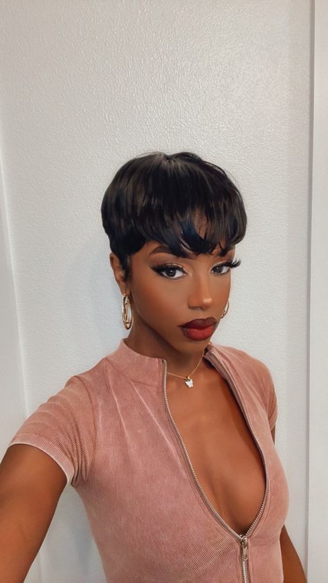 Short Haircuts Black Hair, Finger Waves Short Hair, Natural Hair Cuts, Natural Hair Short Cuts, Short Hair Images, Short Hair Black, Short Hair Pixie Cuts, Short Sassy Hair, Pelo Afro