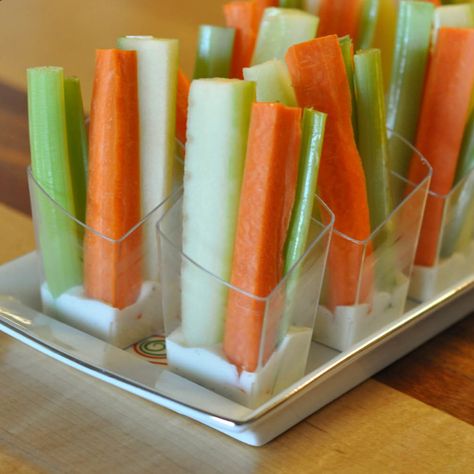 Kitchen Tip—Fun Individual Veggie and Dip Cups Fruit Tray Ideas For Wedding, Kids Party Finger Foods, Fruit Tray Ideas, Kids Birthday Food, Vegetable Cups, Paintball Birthday, Paintball Party, Kids Foods, Veggie Cups