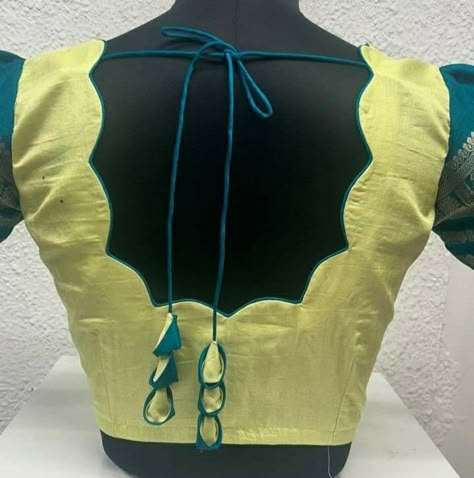 Blouse Designs Cut Work, Back Neckline Designs, Blouse Back Neck Designs Latest Pattern, Simple Blouse Designs Back Neck, Simple Blouse Patterns Latest, Back Side Blouse Design, Round Neck Blouse Design, Low Neck Blouse Designs, Cut Work Blouse Designs