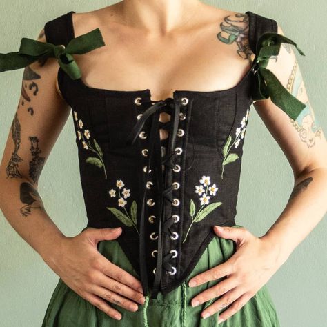 Ren Faire Outfits, Corset Outfits, Fair Outfits, Overbust Corset, Mode Inspo, Fantasy Clothing, Fantasy Fashion, Historical Fashion, Corsets