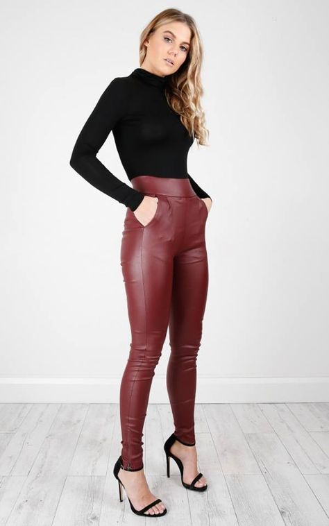 Outfit Pantalon Rojo, Wine Pants, Cute Outfits With Leggings, Shiny Leggings, Leather Outfit, Leather Leggings, Outfits With Leggings, Latest Fashion For Women, Pants Outfit