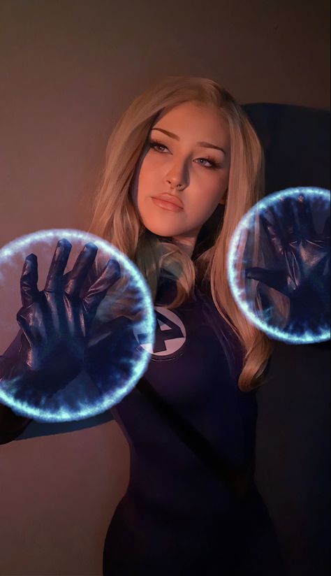 susan “sue” storm fantastic 4 marvel cosplay Storm Cosplay, Sue Storm, Couples Cosplay, Fantastic 4, Marvel Cosplay, Best Cosplay, Mona Lisa, Nose Ring, Marvel