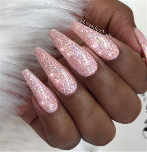 Pink Holographic Nails, Grad Nails, Nailart Ideas, Nails Grey, Glitter Stilettos, Bling Ideas, Wedding Nails Glitter, Pink Glitter Nails, Graduation Nails