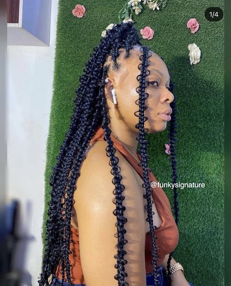 Different Types Of Knotless Braids, Butterfly Box Braids For Black Women, Butterflies Braids, Butterfly Braids With Curls, Knotless Butterfly Braids, Butterfly Braids For Black Women, Jungle Box Braids, Butterfly Knotless Braids, Butterfly Box Braids