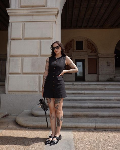 it’s such a nice day.. i think i’ll wear black 🌚 @peppermayo summer goth, linen dress, button up dress, mini dress, summer goth outfits, alt girl, atx influencer, atx fashion, black outfit, summer outfit inspo Black Outfit Summer, Goth Summer Outfits, Black Booties Outfit, Summer Goth Outfits, Outfits Alt, Summer Goth, Booties Outfit, Model Street Style, Alt Girl