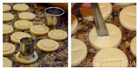 Button Biscuits, Button Cookies, Healthy Bedtime Snacks, Button Craft, Blue Bear, Baking Ideas, Button Crafts, Sweet Stuff, Delicious Recipes