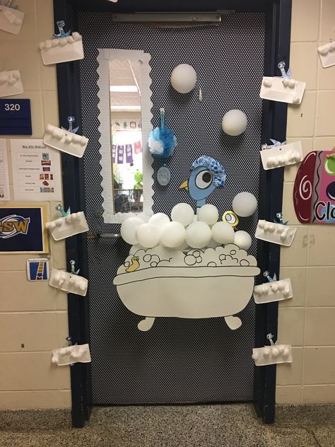 Pigeon Needs A Bath Craft, Pigeon Door Decoration, Pigeon Craft Kindergarten, The Pigeon Needs A Bath Activities, Mo Willems Pigeon Party, Mo Willems Bulletin Board, Mo Willems Party, Mo Willems Activities Preschool, Mo Willems Activity