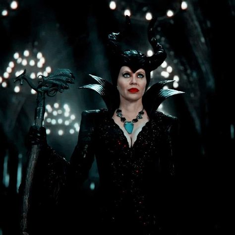 Maleficent Ouat, Ouat Maleficent, Maleficent Icon, Kristin Bauer, Once Up A Time, Disney Fairy, True Blood, Evil Queen, Fantasy Series