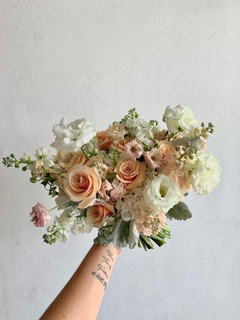 Garden Style Bouquet, Bouquet Styles, Peach Wedding Bouquet, Dusty Peach, Bridal Bouquet Pink, Beautiful Bouquets, Future Wedding Plans, Peach Wedding, Beautiful Bouquet Of Flowers