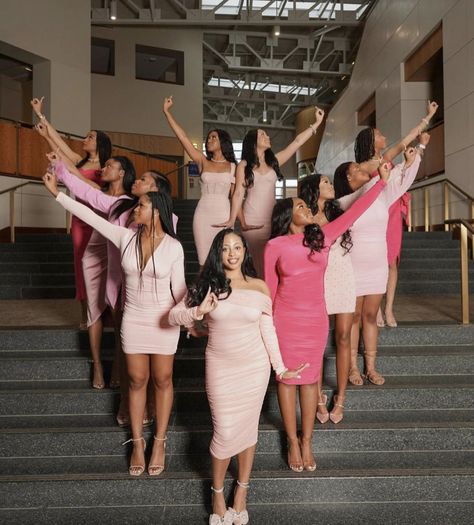 Aka Group Photoshoot, Aka Poses, Aka Photoshoot, Preppy Sorority, Aka Apparel, Alpha Woman, Skee Wee, Aka Sorority, Business Woman Successful