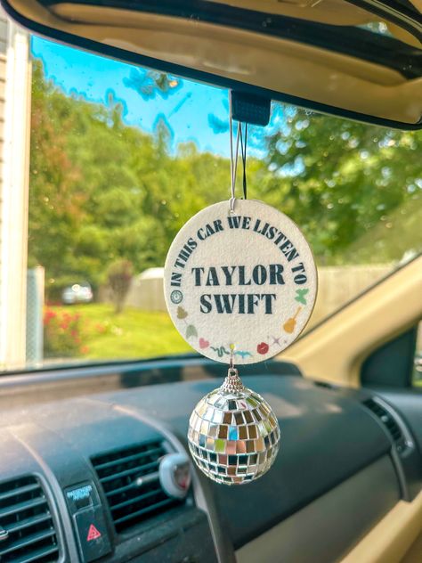 In This Car We Listen To Taylor Swift, Taylor Swift Car Stuff, Estilo Taylor Swift, Swift, Taylor Swift