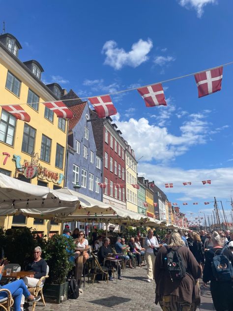 Cophengan Denmark, Copenhagen Vibes, Sweden Aesthetic, Scandi Aesthetic, Travel Denmark, Nyhavn Copenhagen, Scandi Summer, Europe Aesthetic, Scandinavian Countries