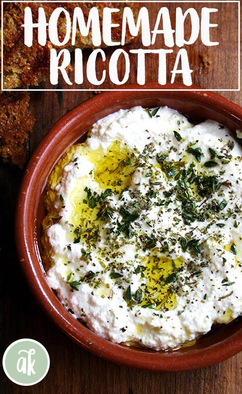 Homemade ricotta + herbs + olive oil + toasty bread ... how bad can that be? This is such a yummy appetizer. #ricotta #herbs #appetizer #newyearseve Homemade Cheeses, Dip Appetizers, Ricotta Crostini, Fresh Ricotta, Cheese Art, Homemade Ricotta, Popular Appetizers, Calabrian Chili, Grilled Bread