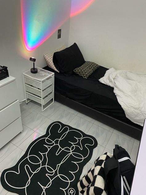 Black Minimalist Room, Bedroom Setup, Small Room Design, Redecorate Bedroom, Minimalist Room, Room Design Bedroom, Dream Room Inspiration, Room Makeover Bedroom, Room Makeover Inspiration