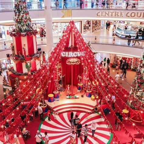 10 Best Christmas Decorations In KL Shopping Mall 2018 - KL Foodie Mall Christmas Decorations, Mall Christmas, Best Christmas Decorations, Carnival Decorations, Xmas Shopping, Mall Decor, Christmas Carnival, Fun Christmas Decorations, Winter Wonderland Christmas