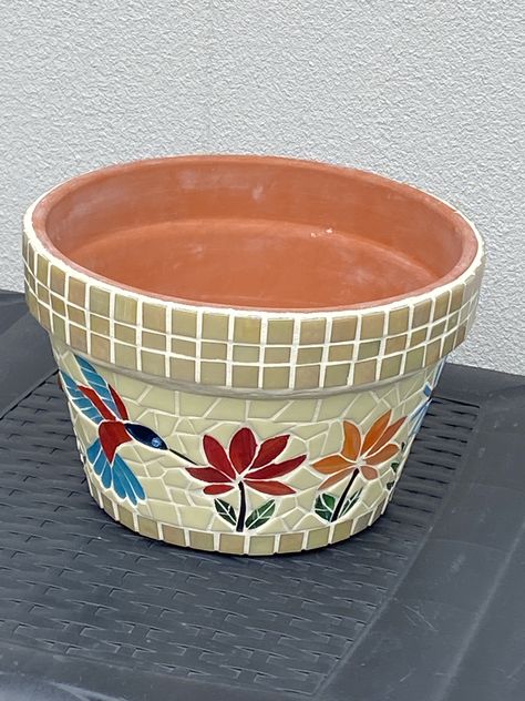 Mosaic Clay Pots, Decorating Terra Cotta Pots, Clay Mosaic, Mosaic Pot, Fimo Art, Mosaic Planters, Stained Glass Mosaic Art, Mosaic Pots, Mosaic Flower Pots