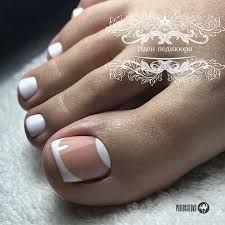 White Pedicure Ideas, French Pedicure Ideas, Semi Pies, Flower Toe Nails, Yellow Toe Nails, French Pedicure Designs, White Pedicure, Feet Nail Design, Pedicure Designs Toenails