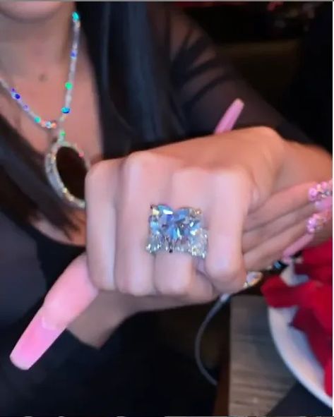 Cardi B Ring, Cardi B Aesthetic Icon, Cardi B Jewelry, Cardi B Lifestyle, Kulture Cardi B, Cardi B Ring Kehlani, Radiant Cut Diamond Engagement Rings, Expensive Jewelry Luxury, Women's Jewelry And Accessories