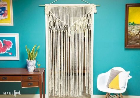 Yarn Macrame, Light Up Canvas, Macrame Chairs, Diy Pendant Light, Closet Hacks, Mesh Wreath Tutorial, Makramee Diy, Macrame Table Runner, Diy Yarn