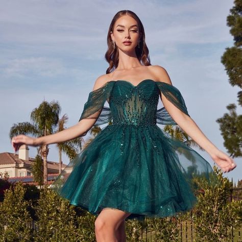 One Shoulder Dresses Short, Emerald Green Formal Dress Short, Short Emerald Green Dress, Enchanted Forest Dress, Graduation Fashion, Quinceañera Ideas, Poofy Dress, Crystal Kingdom, Long Mermaid Dress