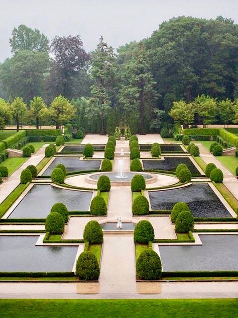 French Formal Gardens, Oheka Castle Gardens, Huntington, New York Formal Garden Design, Topiary Garden, Path Design, Palace Garden, Formal Garden, Longwood Gardens, Castle Garden, Classic Garden, Formal Gardens