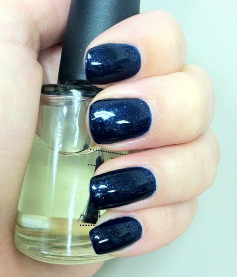 Midnight Swim - shimmer - opaque - dark blue Navy Iridescent Nails, Deep Blue Sparkle Nails, Navy Blue Holographic Nails, Cnd Shellac Midnight Swim, Dark Blue Shimmer Nails, Nagel Art, Cnd Shellac Colors, Shellac Colors, Cnd Shellac